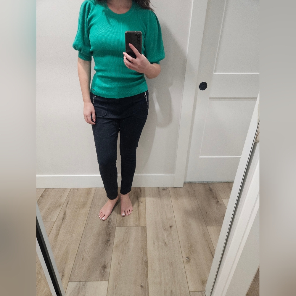Tahari Green Short Sleeve Tee Casual Essential